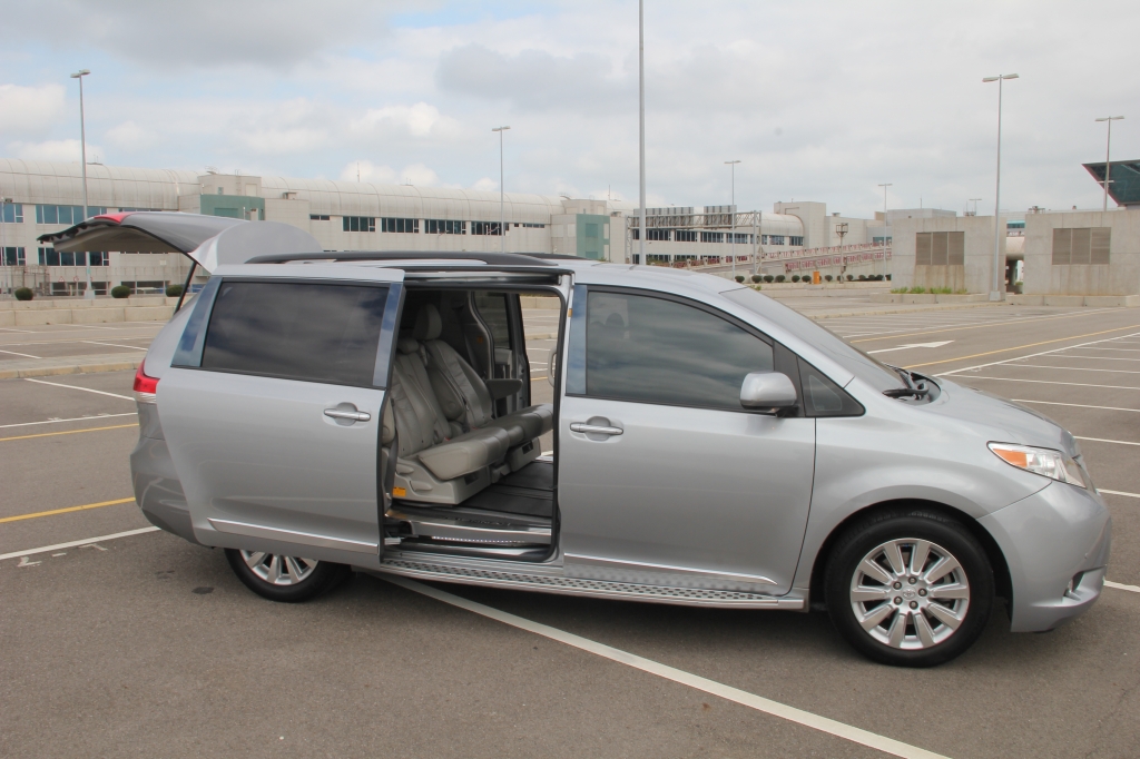 sienna8人座车-保母车-东方之星/台湾包车旅游/台湾接送服务-101小